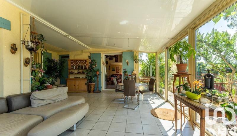 Maison - 212 m² - 9 pièces