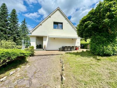 Maison - 200 m² - 7 pièces