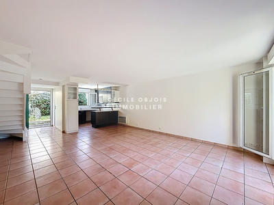 Maison - 95 m² - 5 pièces