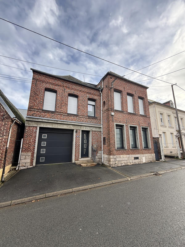 Maison - 144 m² - 8 pièces