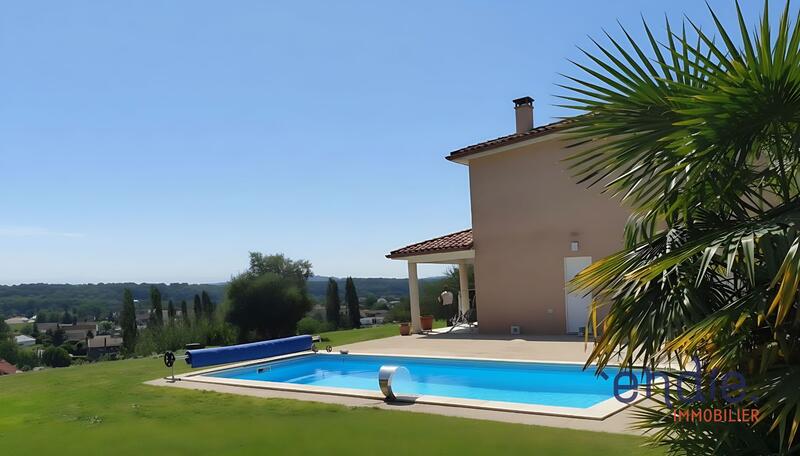 Maison - 183 m² - 7 pièces