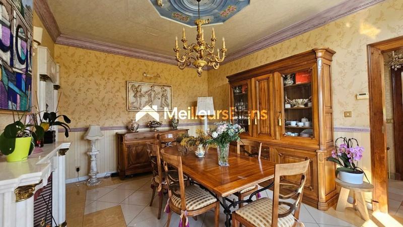 Maison - 164 m² - 7 pièces