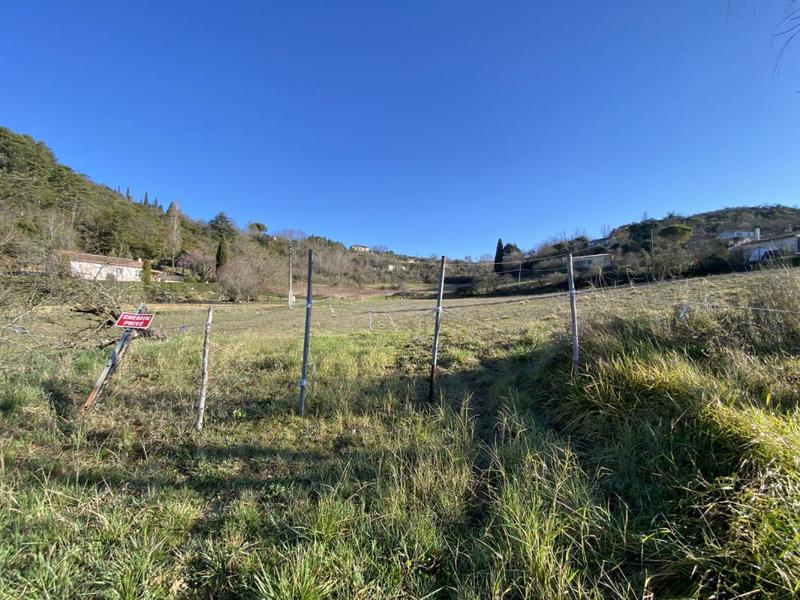 Terrain constructible - 5 253 m²