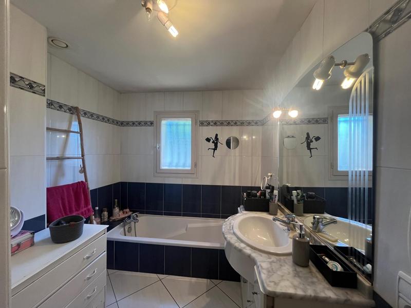 Maison - 105 m² - 4 pièces