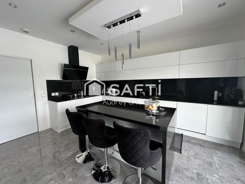 Maison - 143 m² - 5 pièces