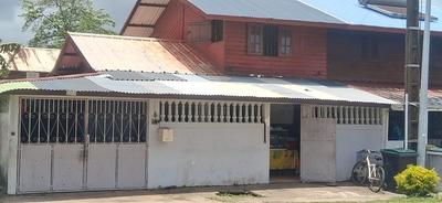 Maison - 201 m² - 7 pièces