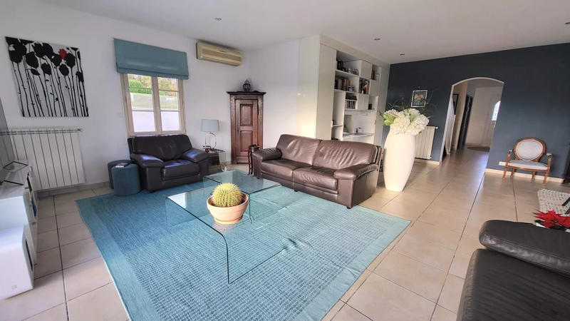 Maison - 204 m² - 5 pièces