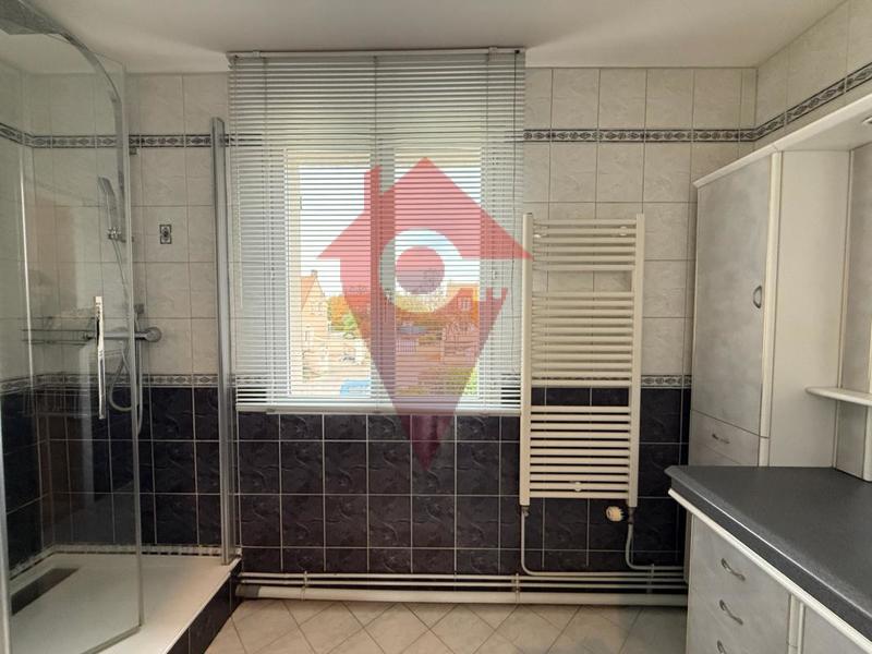 Maison - 180 m² - 8 pièces