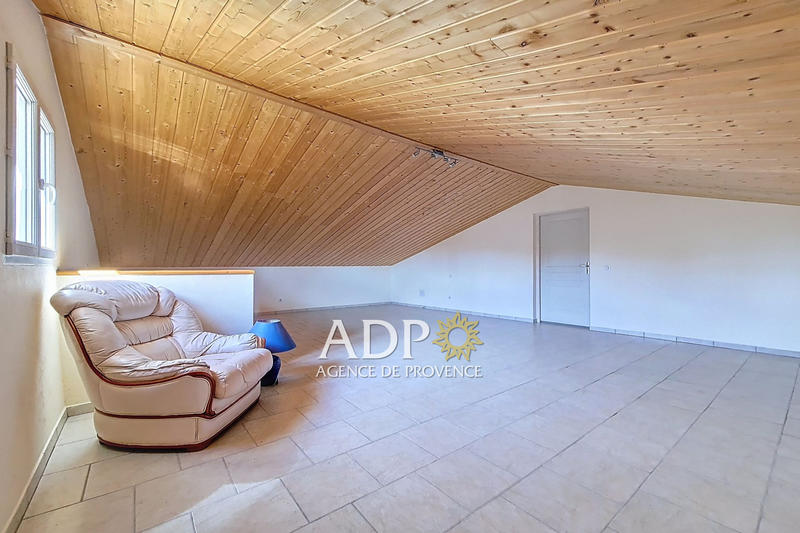 Appartement - 142 m² - 6 pièces