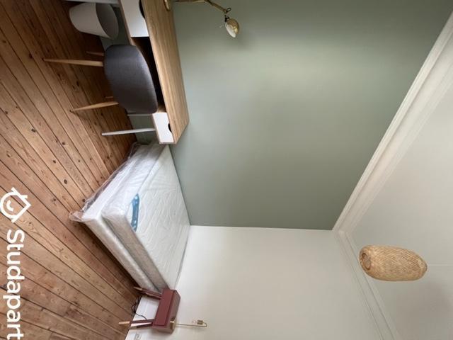 Chambre - 9 m² - 1 pièce