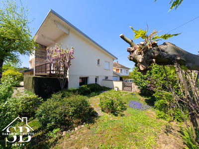 Maison - 334 m² - 10 pièces