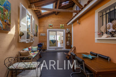 Maison - 182 m² - 8 pièces