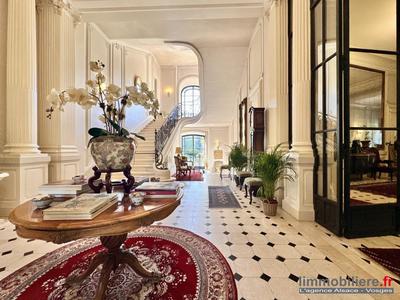 Appartement - 321 m² - 8 pièces