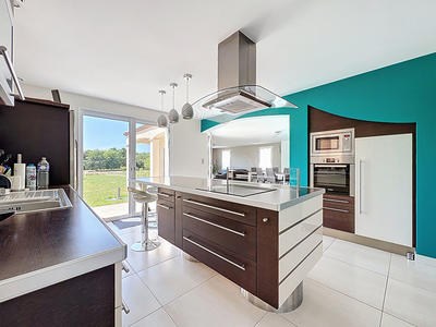 Maison - 177 m² - 7 pièces