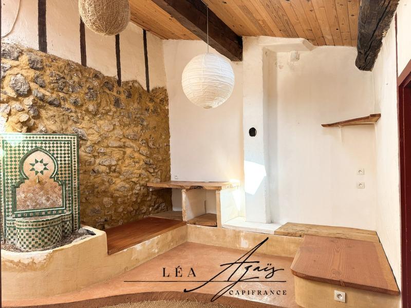 Maison de village - 280 m² - 11 pièces