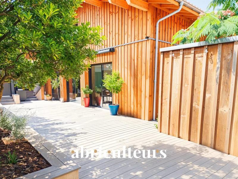 Maison - 169 m² - 6 pièces