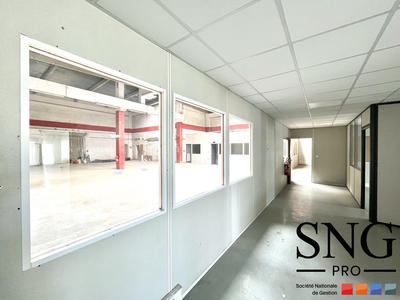Entrepôt - 567 m²