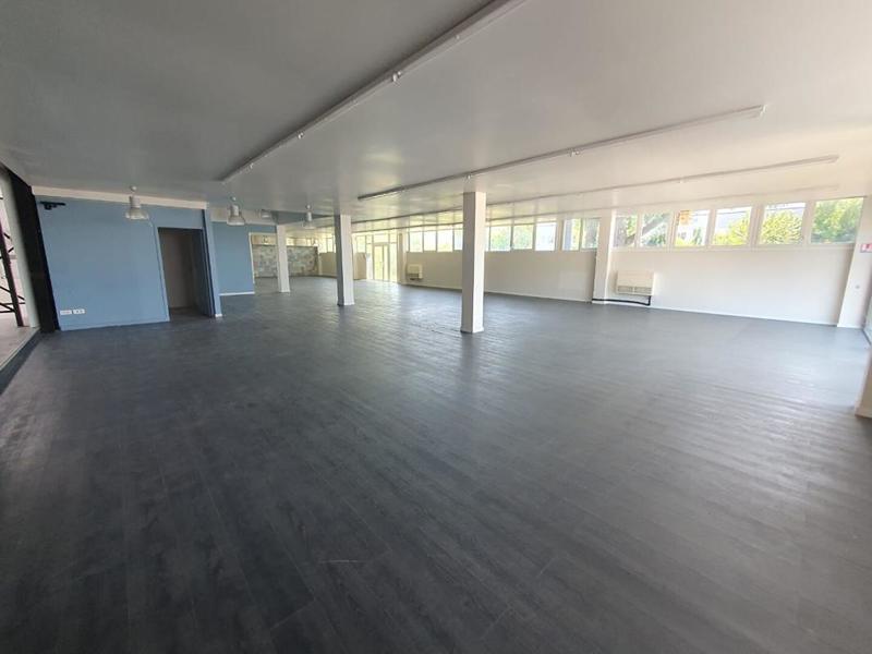 Local commercial - 790 m²