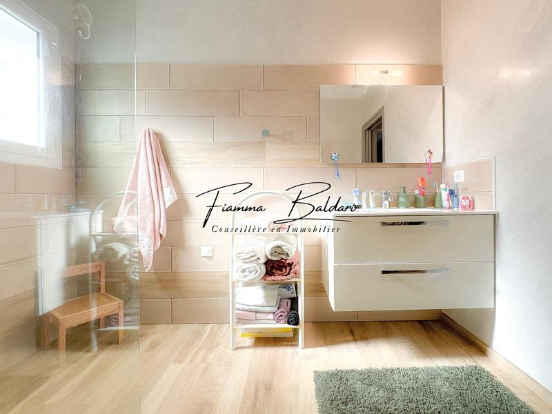 Maison - 122 m² - 4 pièces