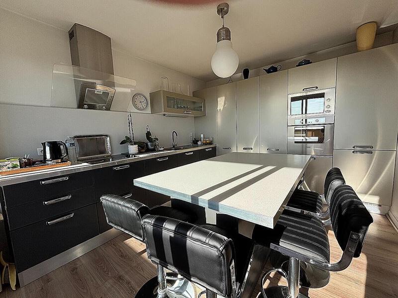 Appartement - 100 m² - 5 pièces