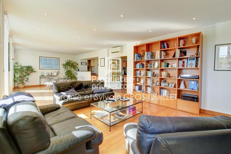 Maison - 284 m² - 6 pièces