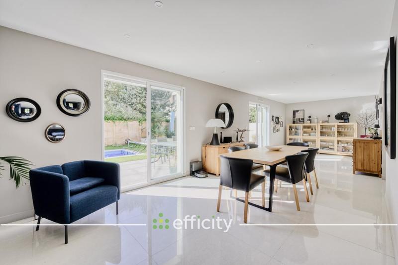 Maison - 150 m² - 5 pièces