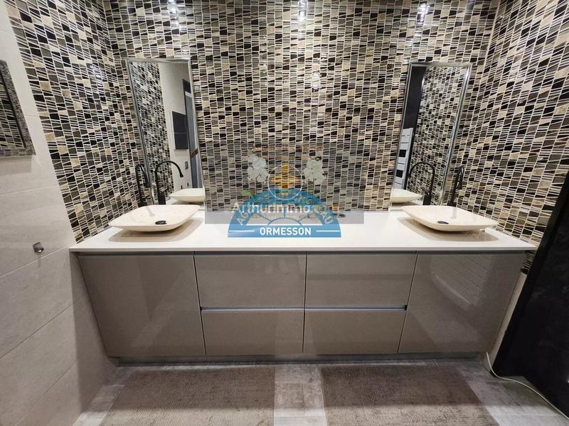 Appartement - 93 m² - 3 pièces