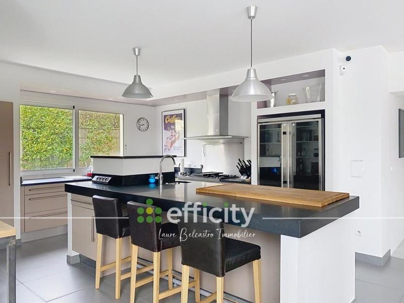 Villa - 370 m² - 10 pièces