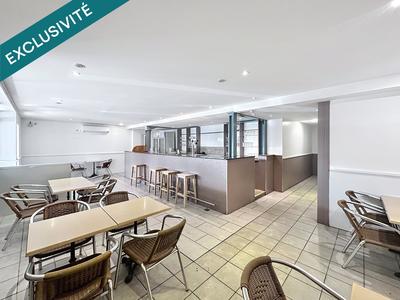 Local commercial - 243 m² - 6 pièces