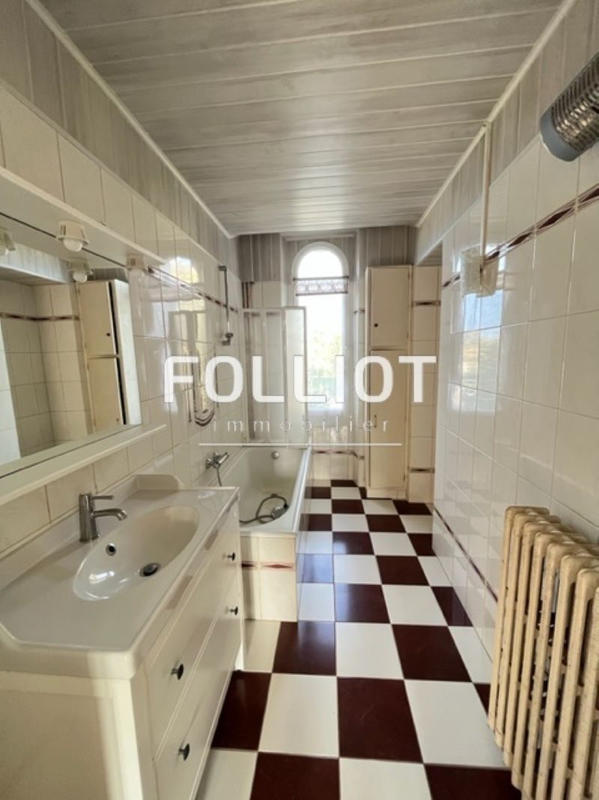 Maison - 197 m² - 8 pièces