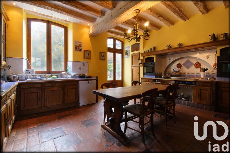 Maison - 1 500 m² - 25 pièces