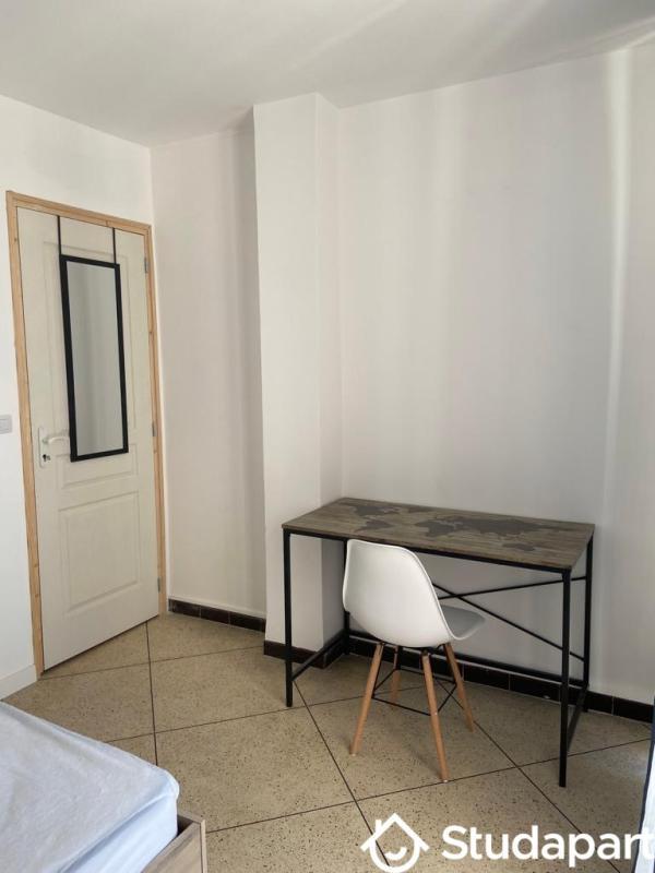 Chambre - 11 m² - 1 pièce