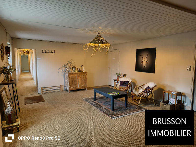 Maison - 440 m² - 8 pièces