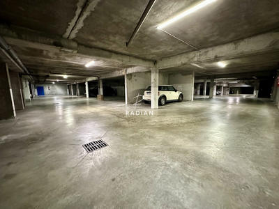 Parking / Garage - 8 m²