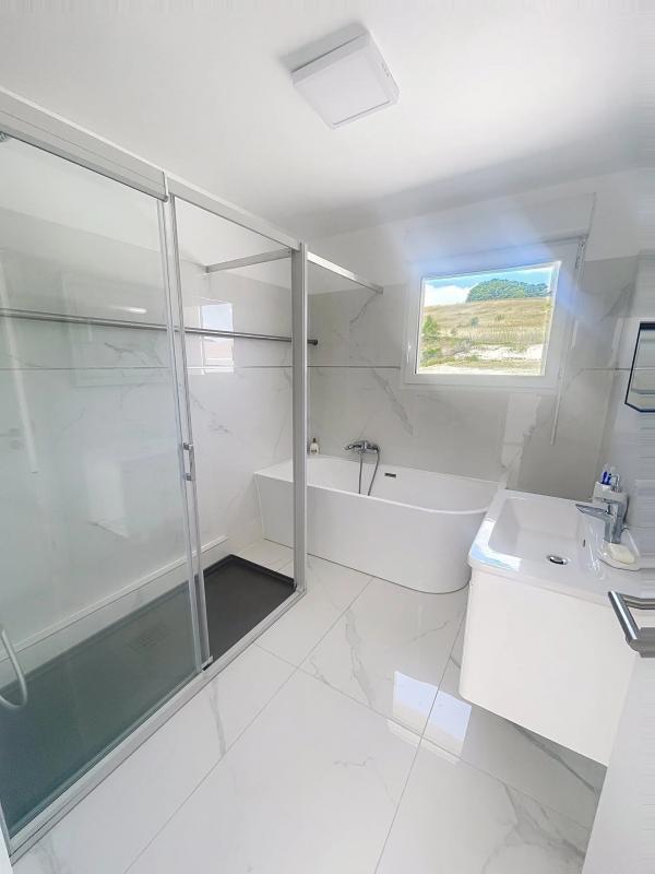 Maison - 216 m² - 8 pièces