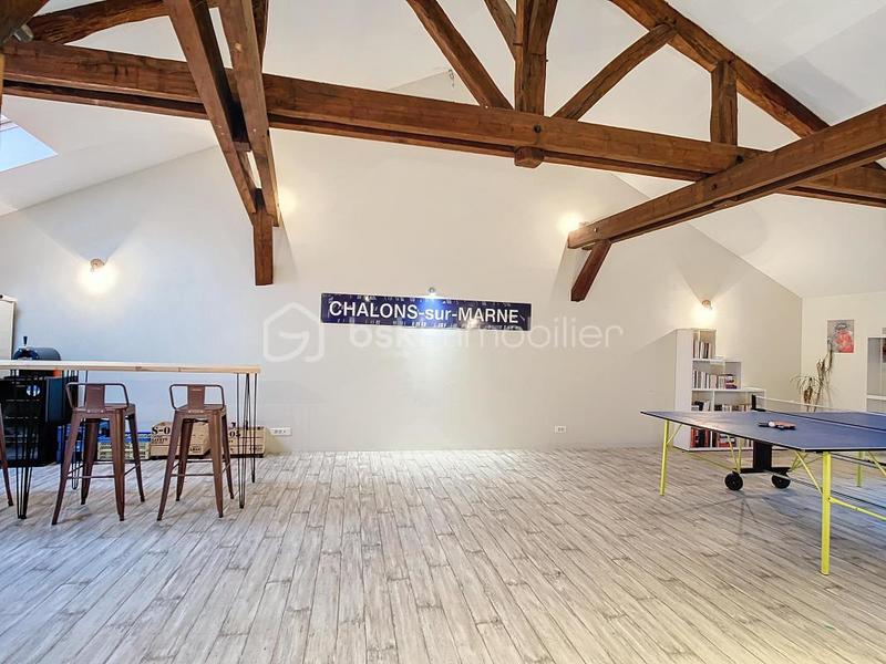 Appartement - 242 m² - 7 pièces