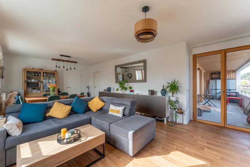 Appartement - 85 m² - 4 pièces