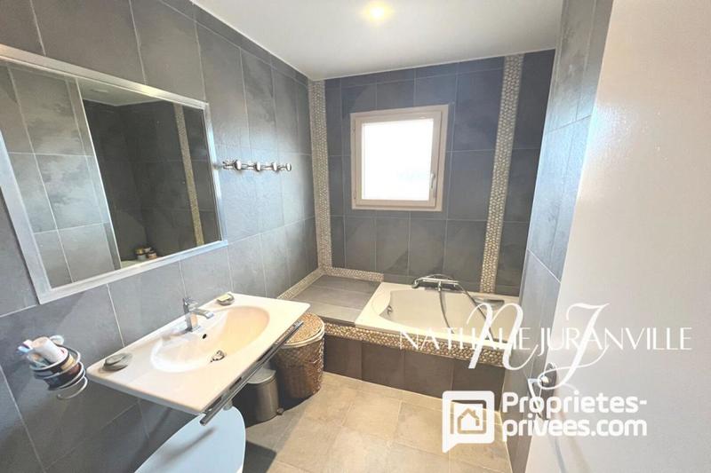 Villa - 188 m² - 6 pièces