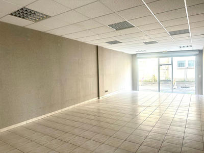 Local commercial - 268 m² - 4 pièces