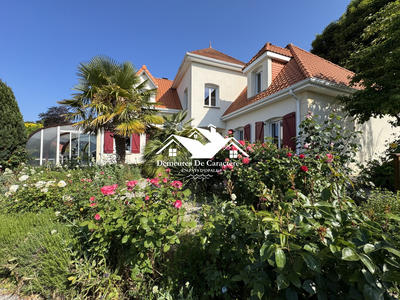 Maison - 215 m² - 7 pièces