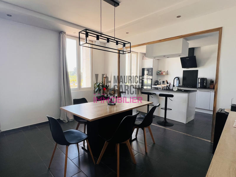 Appartement - 96 m² - 5 pièces