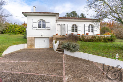 Maison - 143 m² - 7 pièces