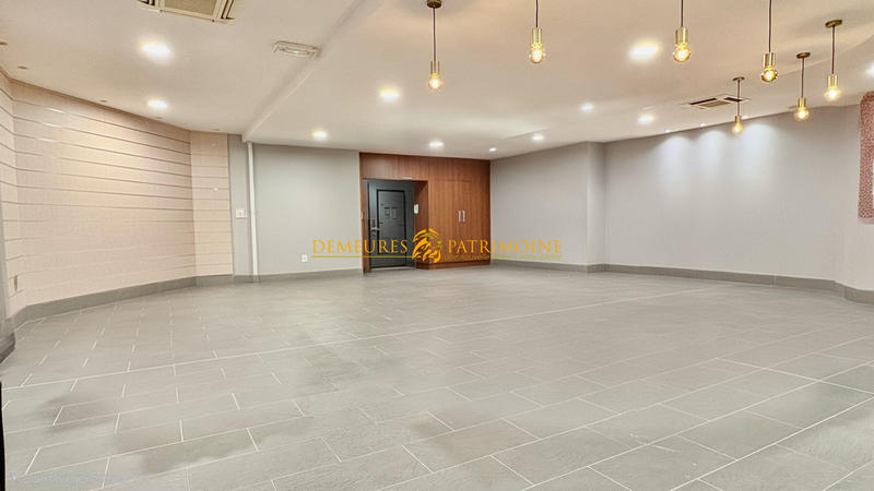 Local commercial - 154 m² - 3 pièces