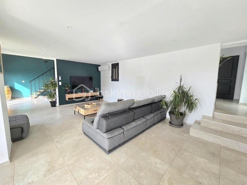 Propriété - 140 m² - 6 pièces