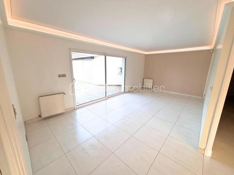 Maison - 186 m² - 7 pièces