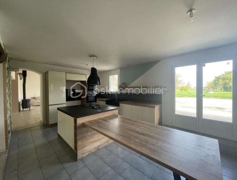Maison - 246 m² - 8 pièces