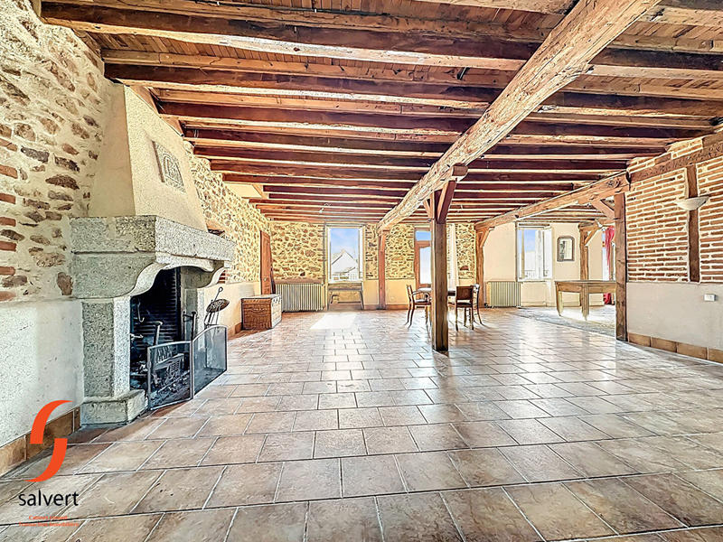 Maison - 279 m² - 8 pièces