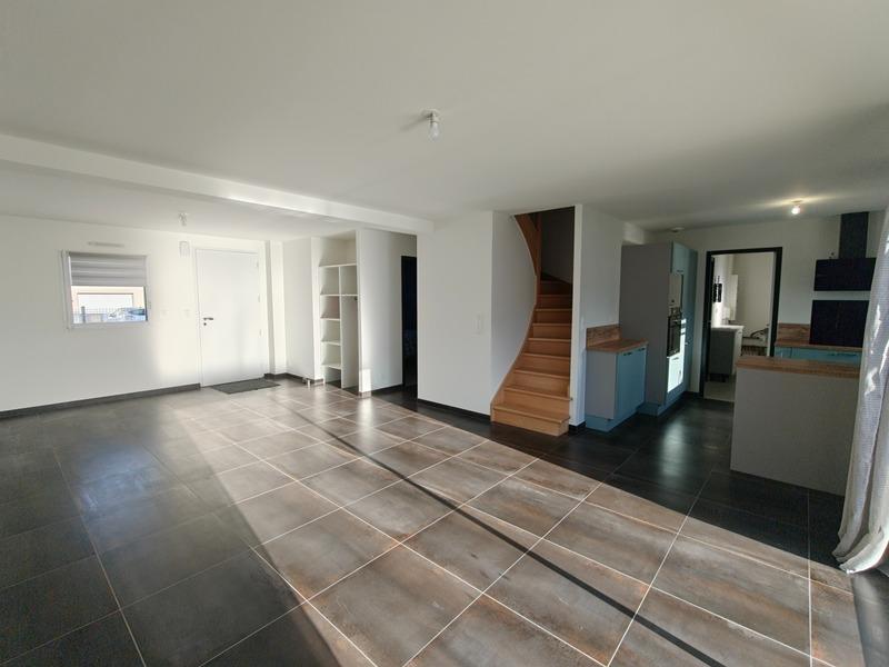 Maison - 96 m² - 5 pièces