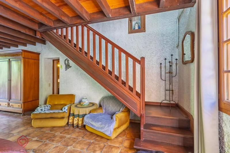 Propriété - 236 m² - 9 pièces