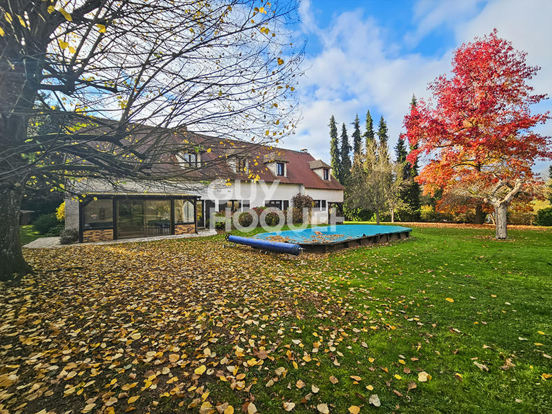 Maison - 320 m² - 11 pièces